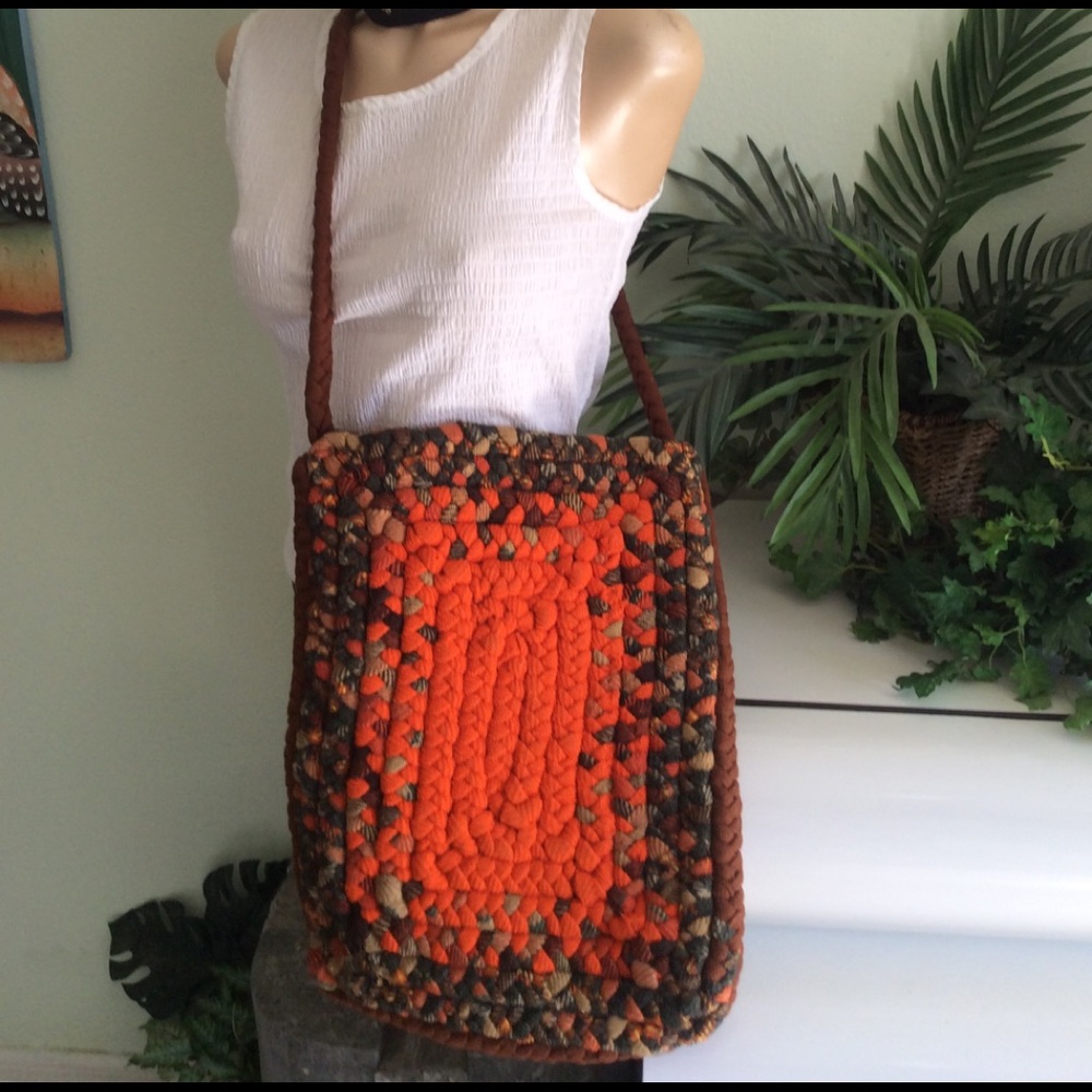Hand bag